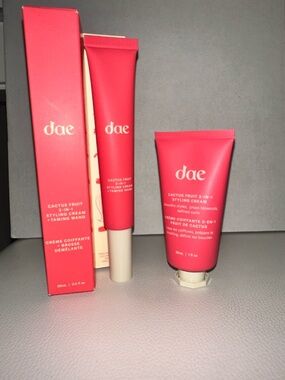 dae Cactus Fruit 3-in-1 Styling Cream - Pink